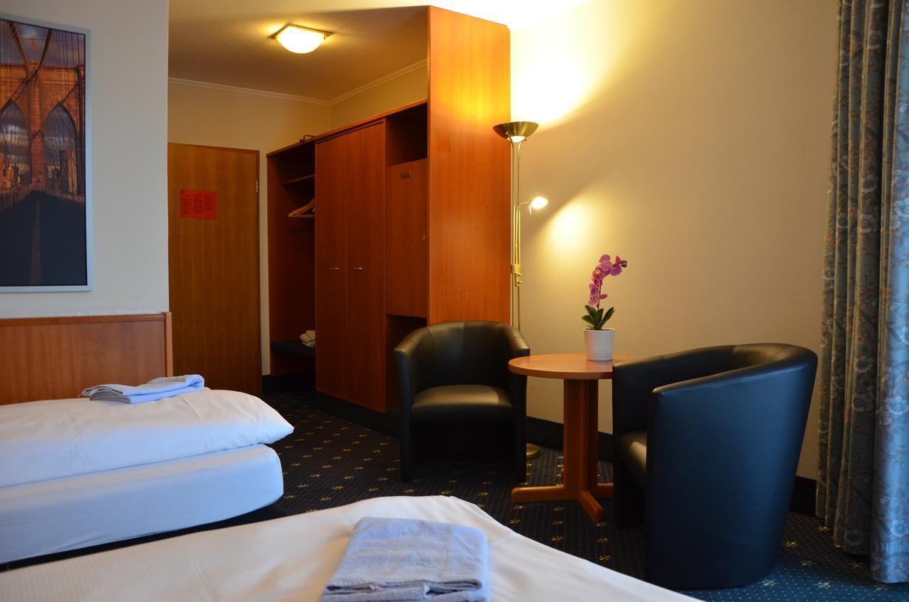 Karaman Group Hotel บาด เนินน์ดอร์ฟ ภายนอก รูปภาพ