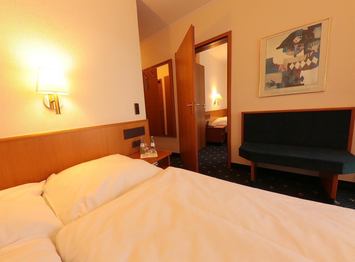 Karaman Group Hotel บาด เนินน์ดอร์ฟ ภายนอก รูปภาพ