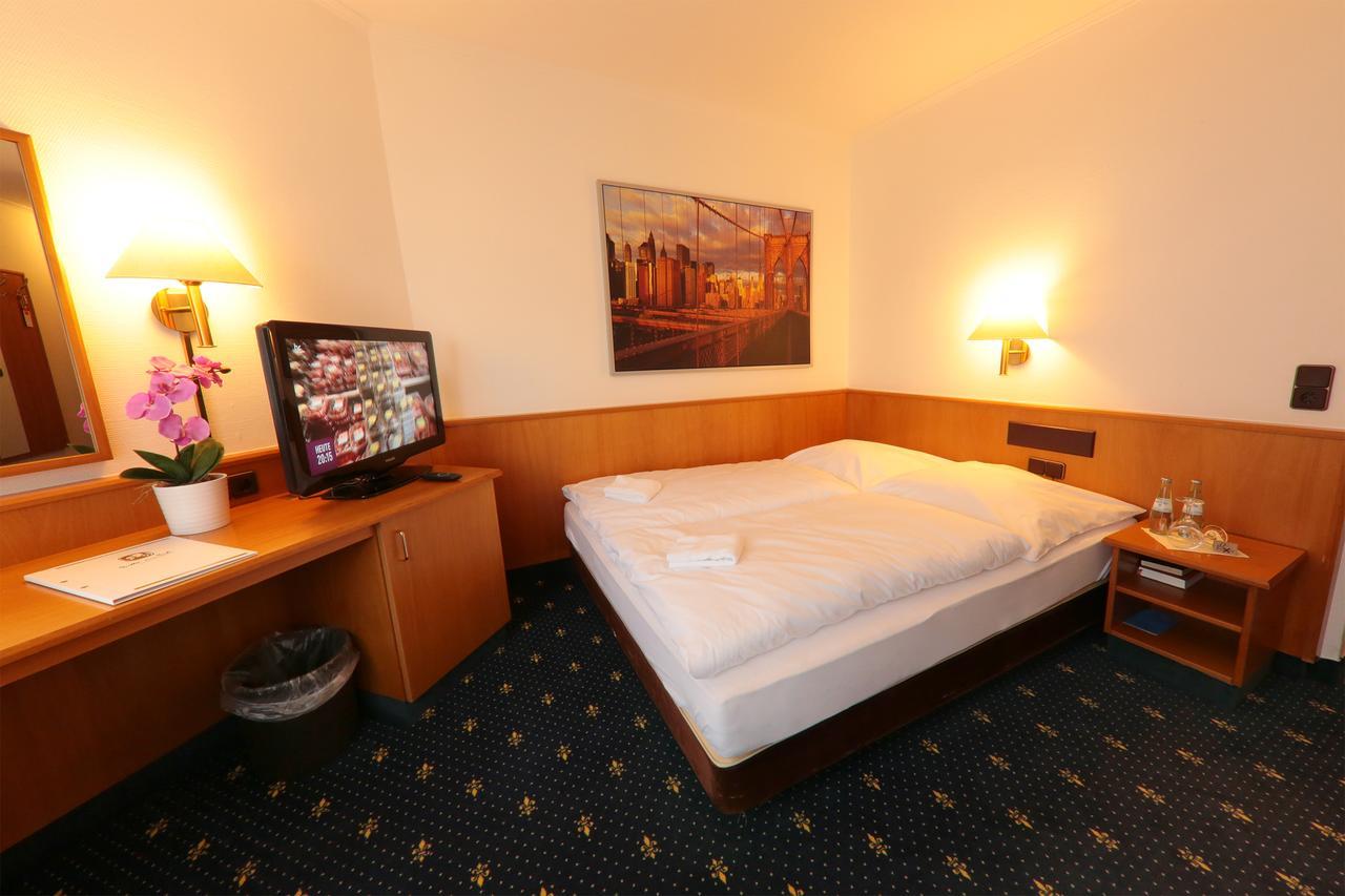 Karaman Group Hotel บาด เนินน์ดอร์ฟ ภายนอก รูปภาพ